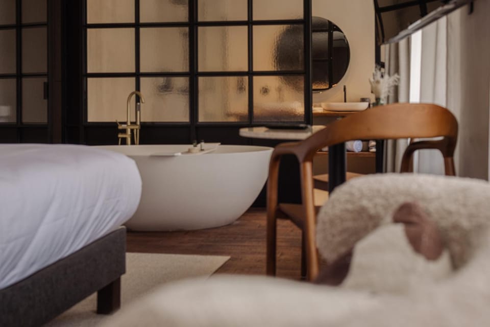 Bathroom, Living room, Bedroom
