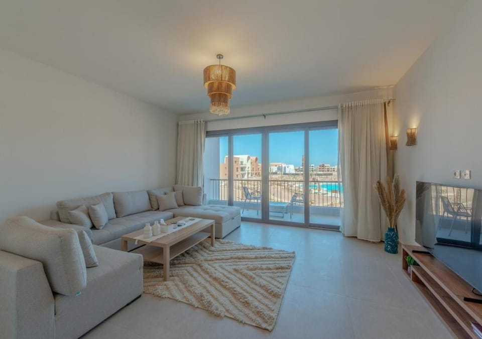 Brand-New 1BR in Kamaran El Gouna I Pool View & Access Apartment in Hurghada