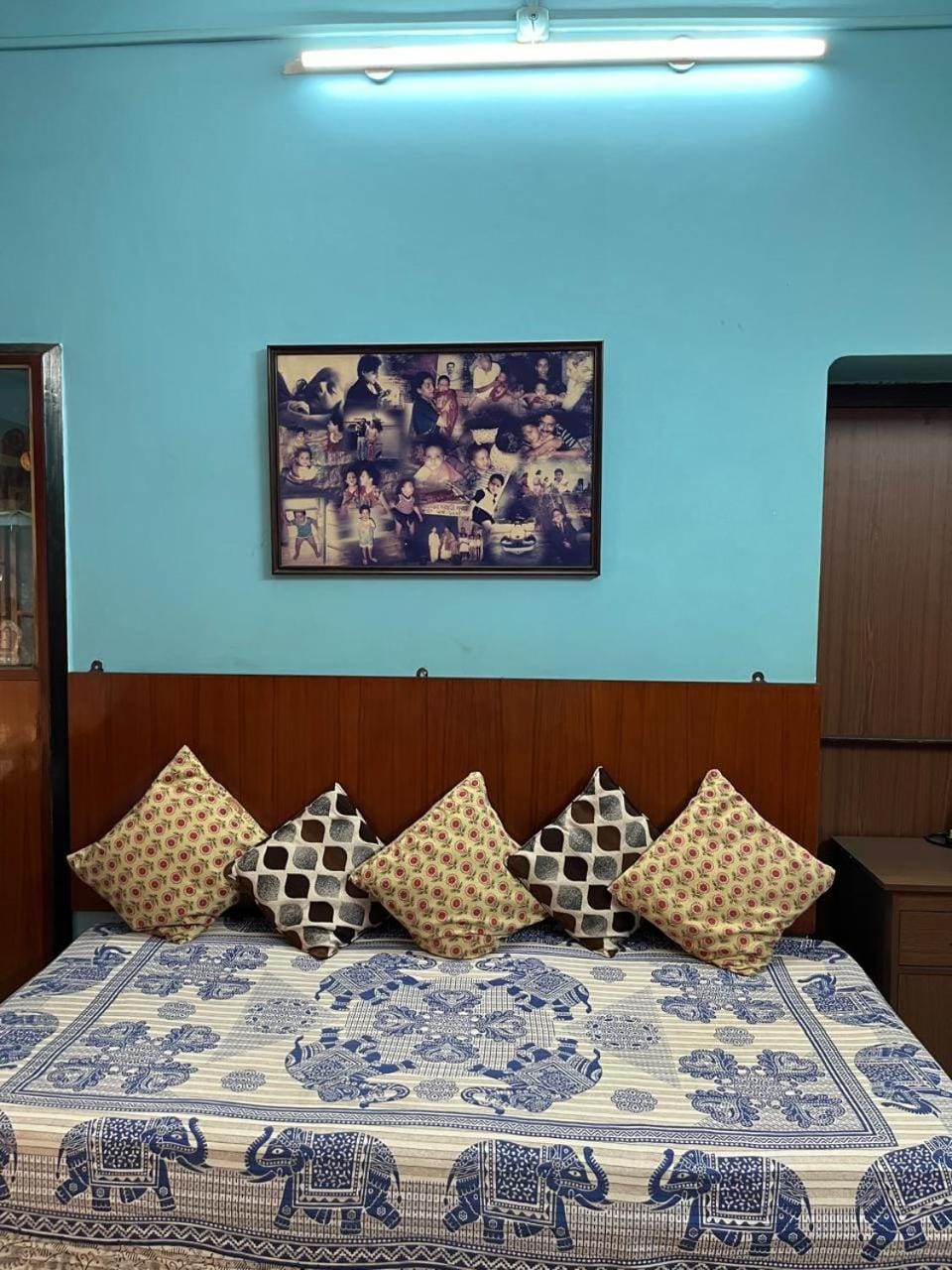 Jharna's Homestay with a Kitchen & Dinning Apartment in Kolkata