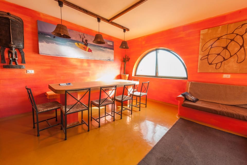 Surfactivity Guest House Bed and Breakfast in Santa Maria