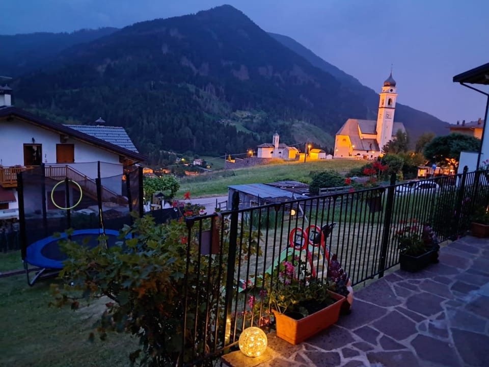Nearby landmark, Garden, Balcony/Terrace