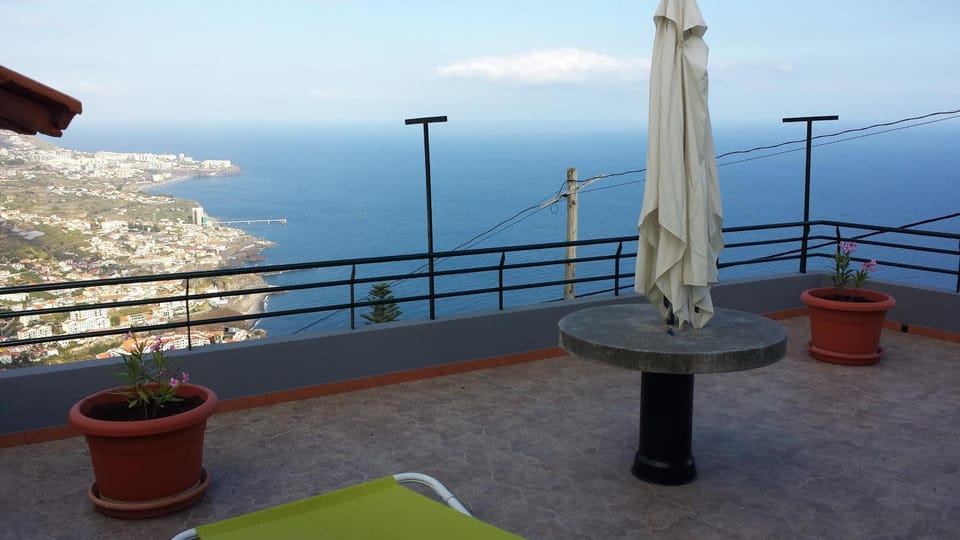 Off site, Day, Bird's eye view, Summer, BBQ facilities, View (from property/room), Balcony/Terrace, Banquet/Function facilities, City view, Landmark view, Mountain view, Sea view, Street view, Area and facilities