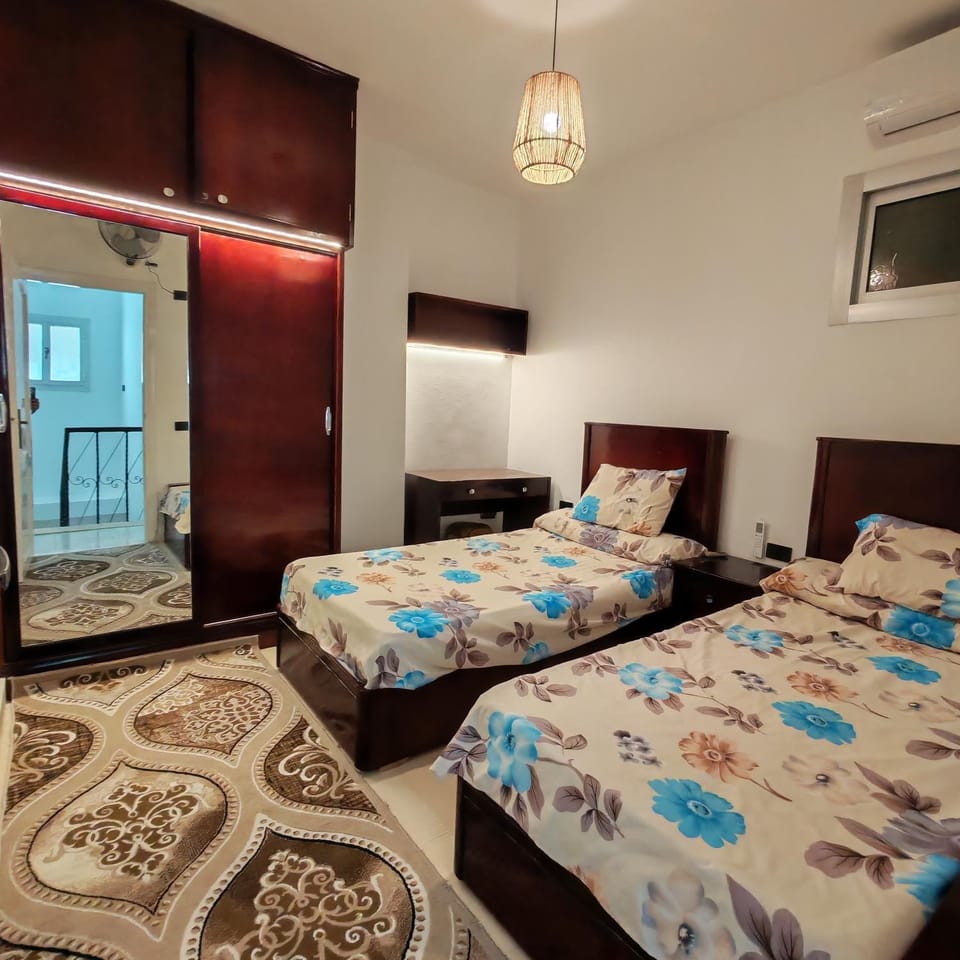 Bed, Photo of the whole room, Bedroom, air conditioner