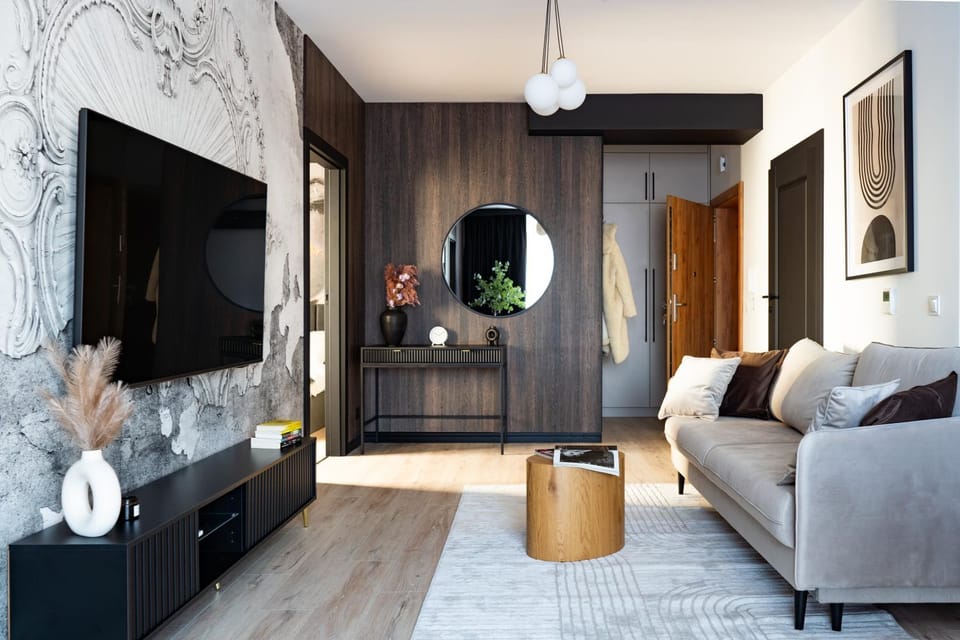 TV and multimedia, Living room, Seating area, Evening entertainment