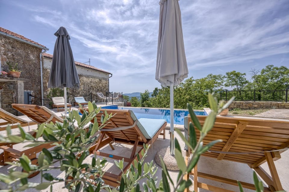 Pool view, Swimming pool
