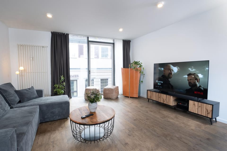 TV and multimedia, Living room, Seating area