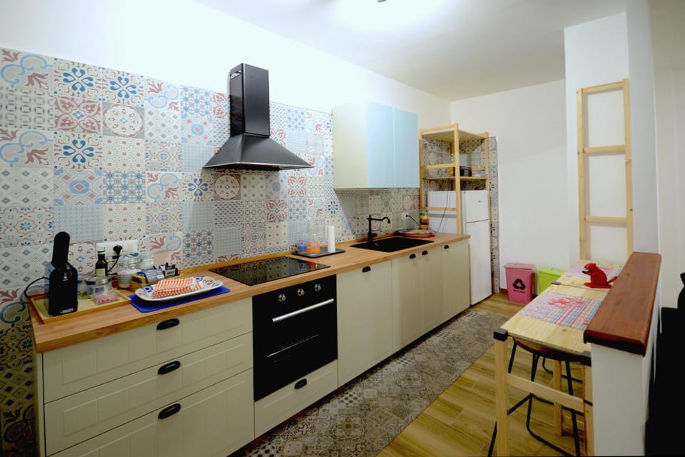 Kitchen or kitchenette