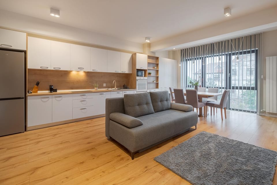 Kitchen or kitchenette, Living room, Seating area, Dining area