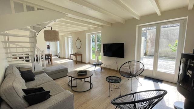 Communal lounge/ TV room, Living room, Seating area
