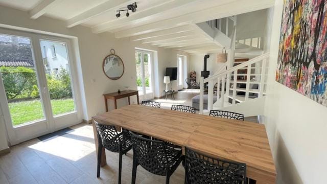 Living room, Seating area, Dining area