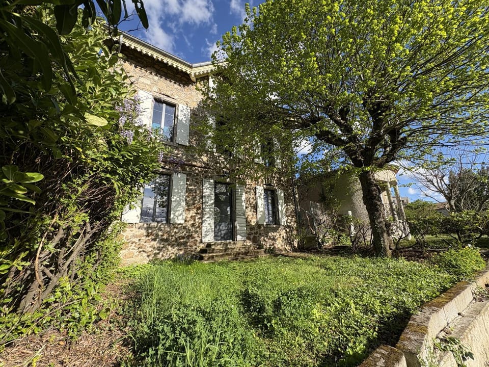 Property building, Spring, Day, Garden