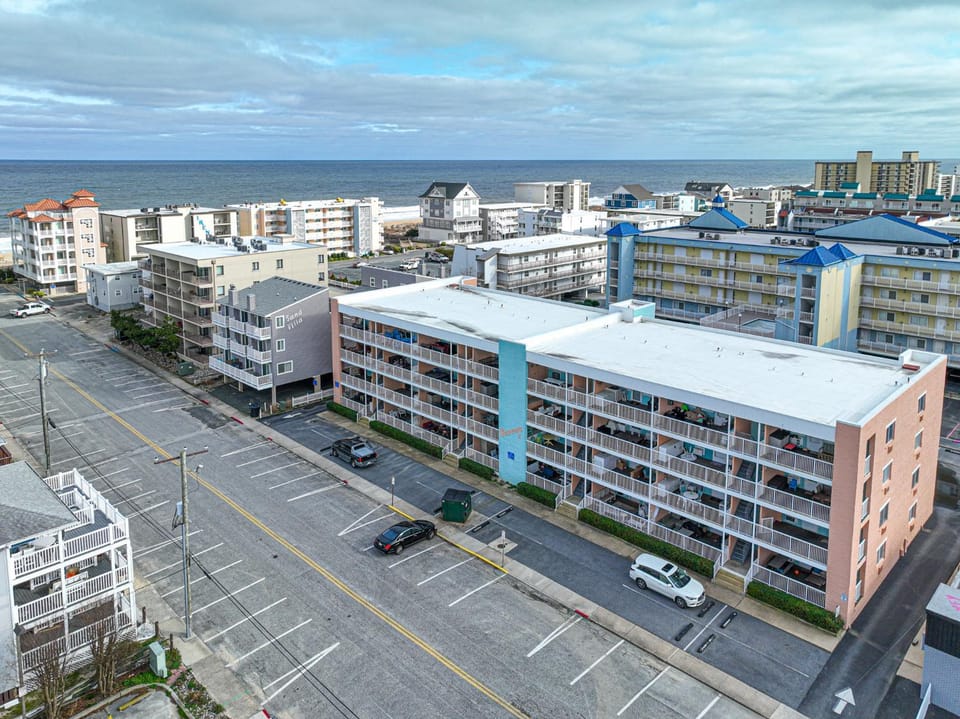 Ocean Block 3-Bedroom Condo with Panoramic Views in Ocean City House in Ocean City