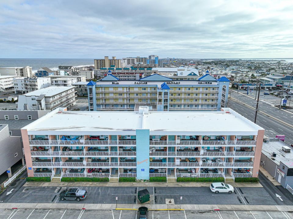 Ocean Block 3-Bedroom Condo with Panoramic Views in Ocean City House in Ocean City