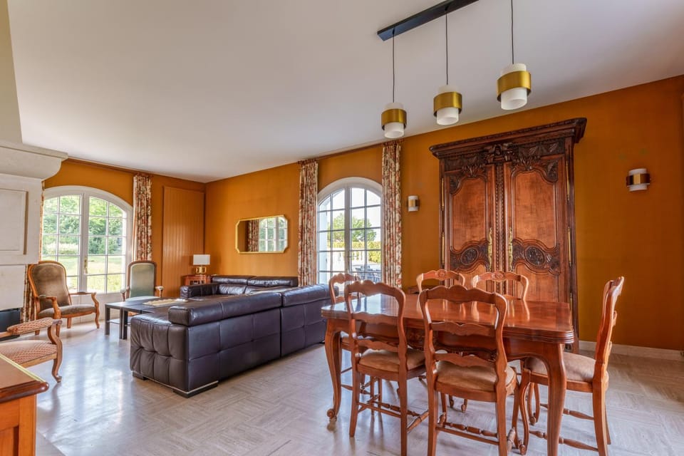 Living room, Seating area, Dining area