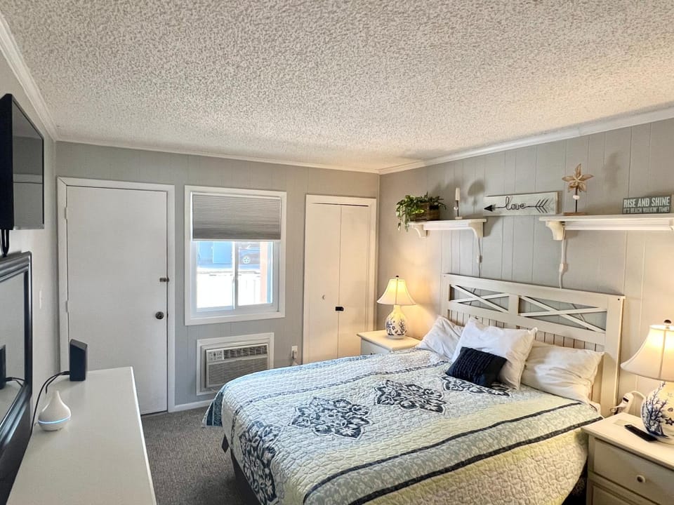 Spacious 3-Bedroom Ocean Block Condo in North Ocean City Steps to the Beach House in Ocean City