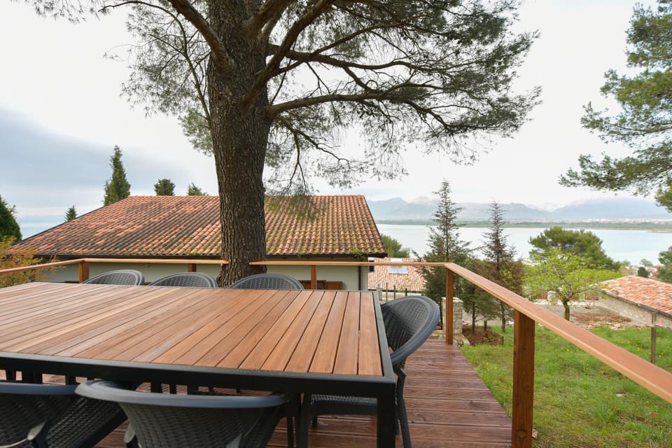 Natural landscape, View (from property/room), Balcony/Terrace, Lake view