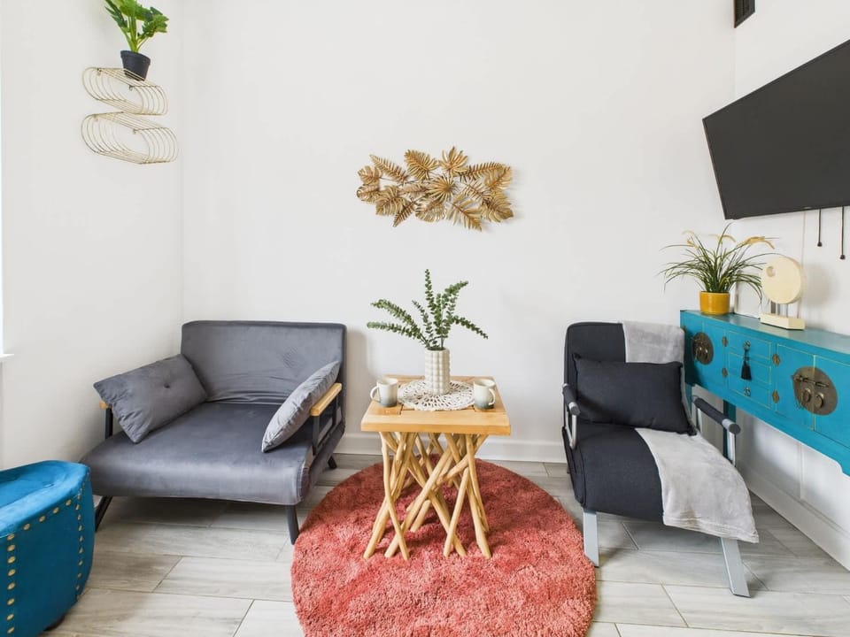 TV and multimedia, Seating area