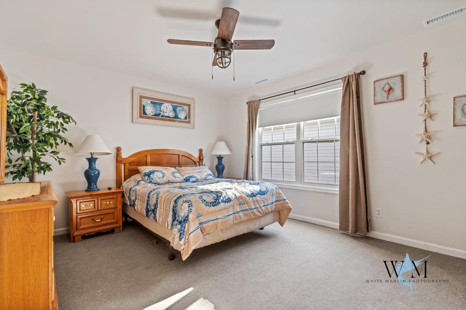 Charming 3-Bedroom, 2-Bathroom Townhouse Perfectly Located Near the Boardwalk Apartment in Ocean City