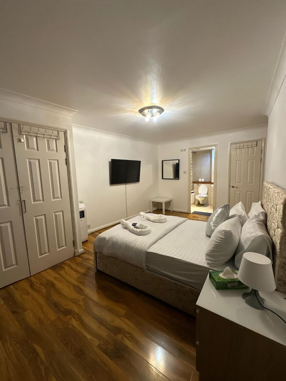 3 Bedrooms Apartment with security 24 hours Apartment in City of Westminster