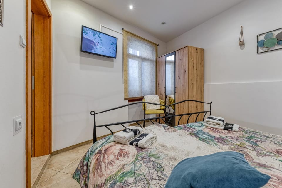 TV and multimedia, Bedroom