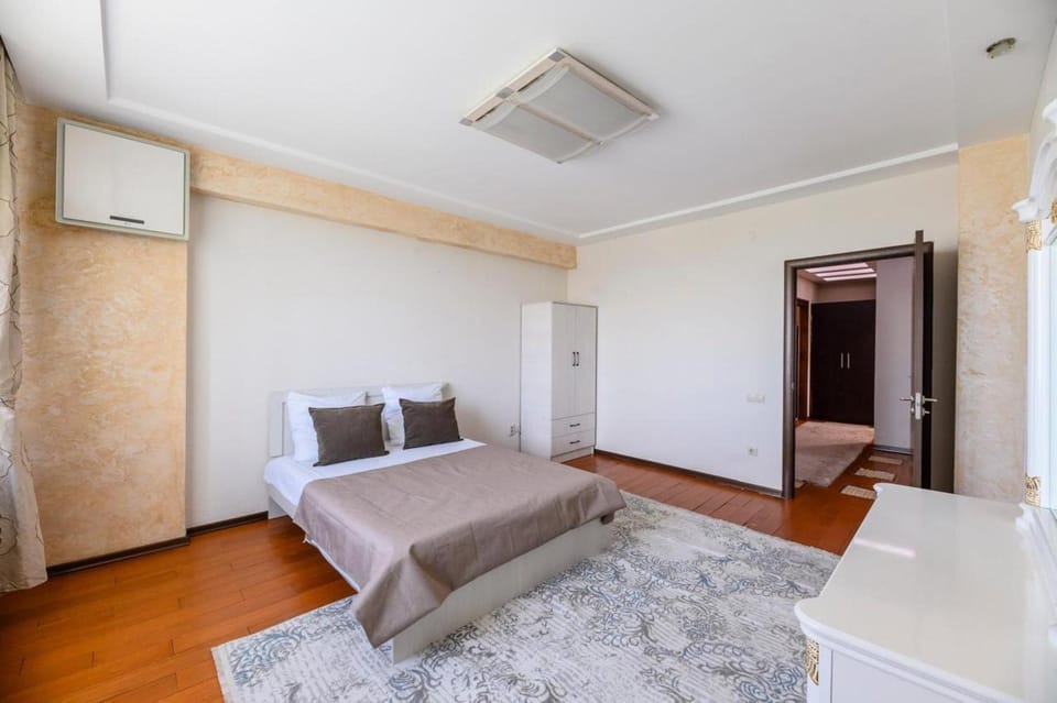 Bed, Bedroom, wardrobe, air conditioner