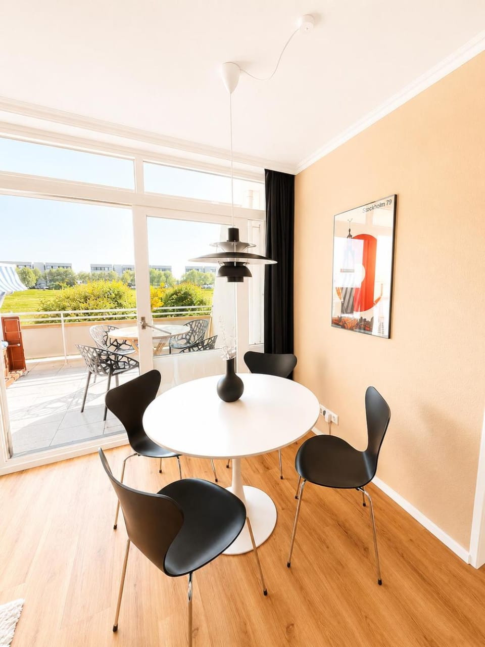 Living room, Dining area, Food, Lunch, Dinner