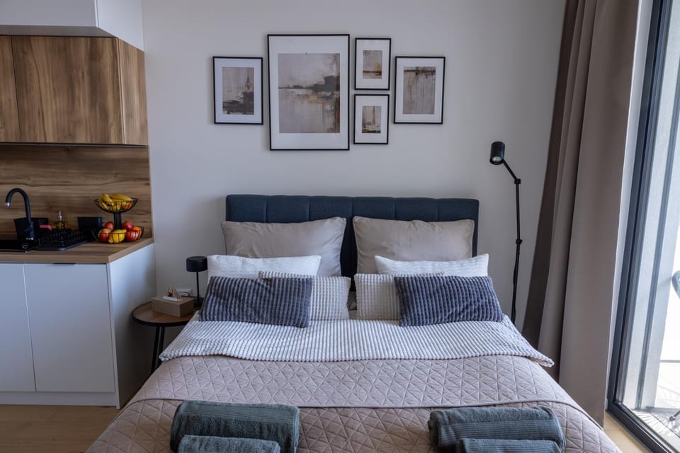 LEON apartment - Exclusive, Balcony & Garage parking Apartment in Bratislava