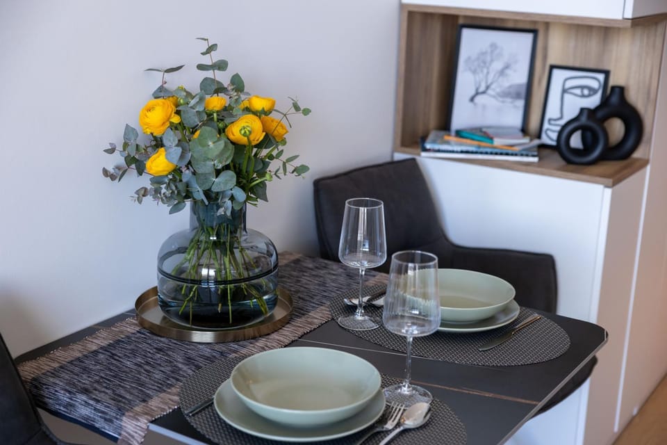 LEON apartment - Exclusive, Balcony & Garage parking Apartment in Bratislava