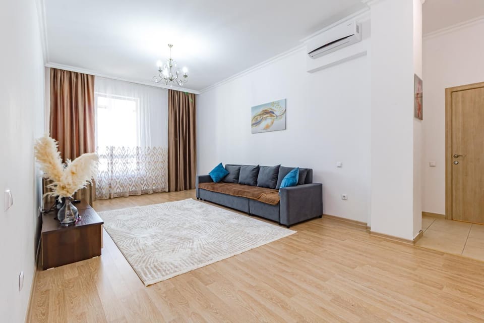 Идеально для командировки, центр и рабочее место Apartment in Kazakhstan