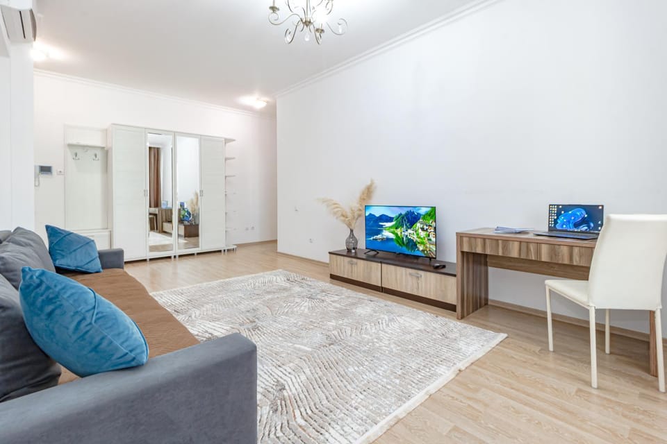 Идеально для командировки, центр и рабочее место Apartment in Kazakhstan
