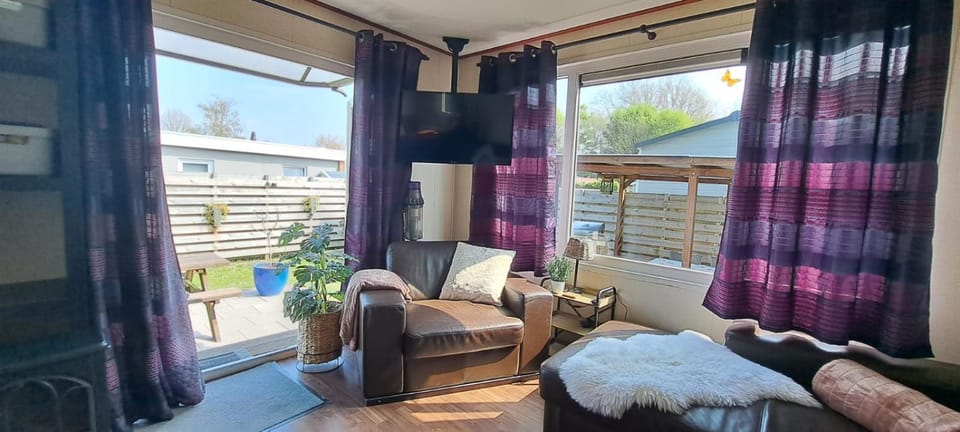 Chalet met privésauna, tuin & nabij Recreatieplas VP083 Chalet in Zeeland, Netherlands