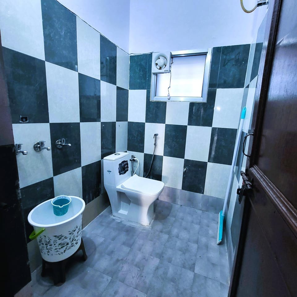 Toilet, Bathroom