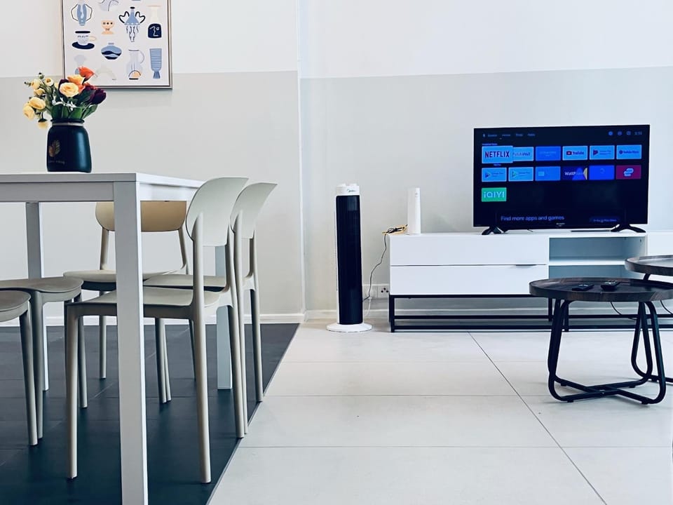 Communal lounge/ TV room, TV and multimedia, Evening entertainment