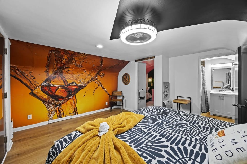 Top Floor Apt Near Churchill Downs & Expo Center Apartment in Jefferson County