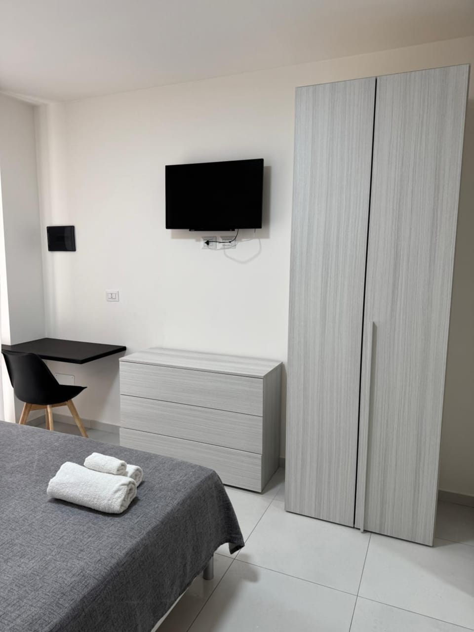TV and multimedia, wardrobe