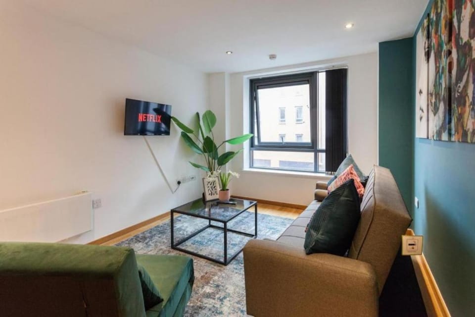 TV and multimedia, Living room, Decorative detail, Seating area