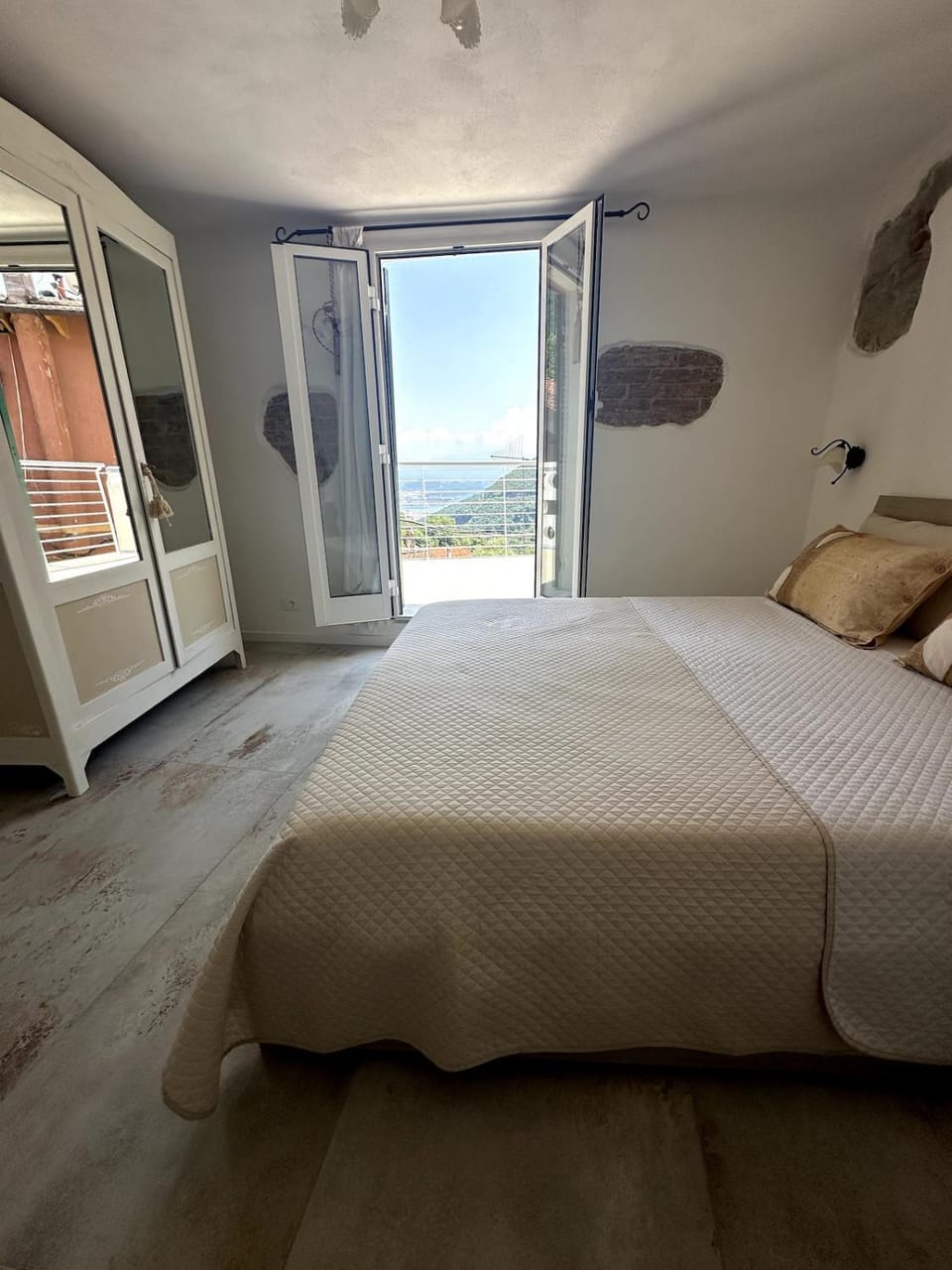 Natural landscape, Photo of the whole room, Bedroom