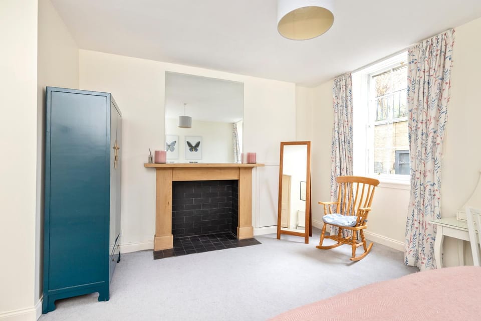 Bedroom, wardrobe