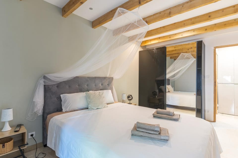 Living room, Bedroom
