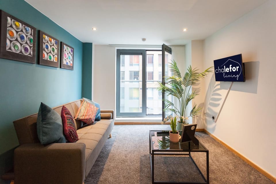 TV and multimedia, Living room, Seating area, internet