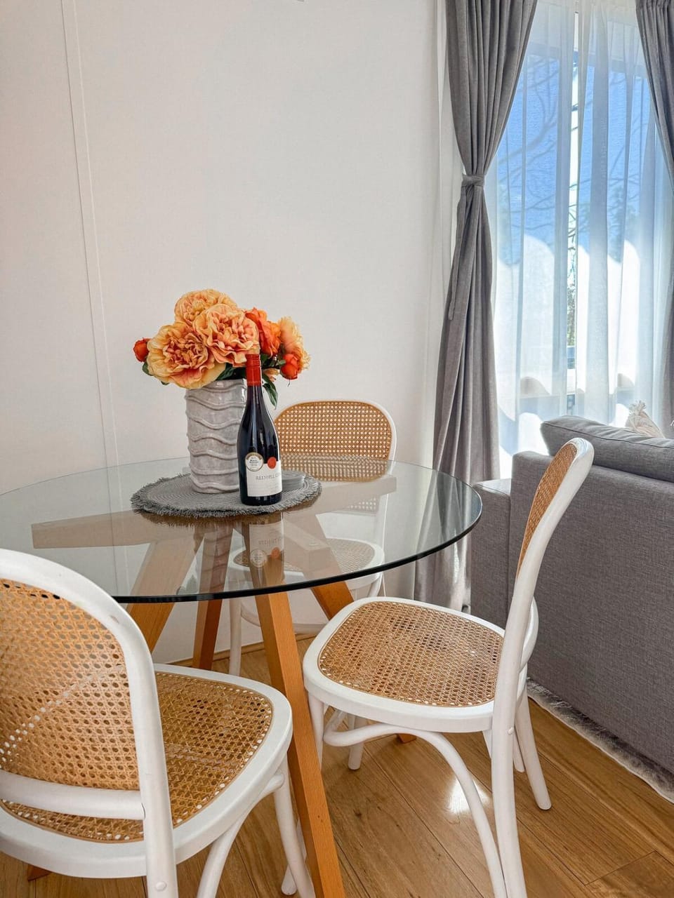 Living room, Seating area, Dining area