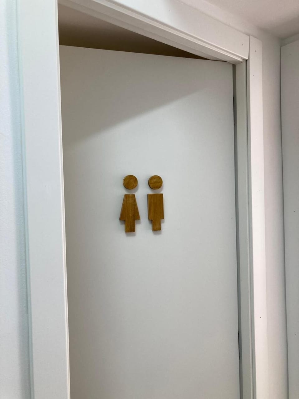 Toilet, Decorative detail