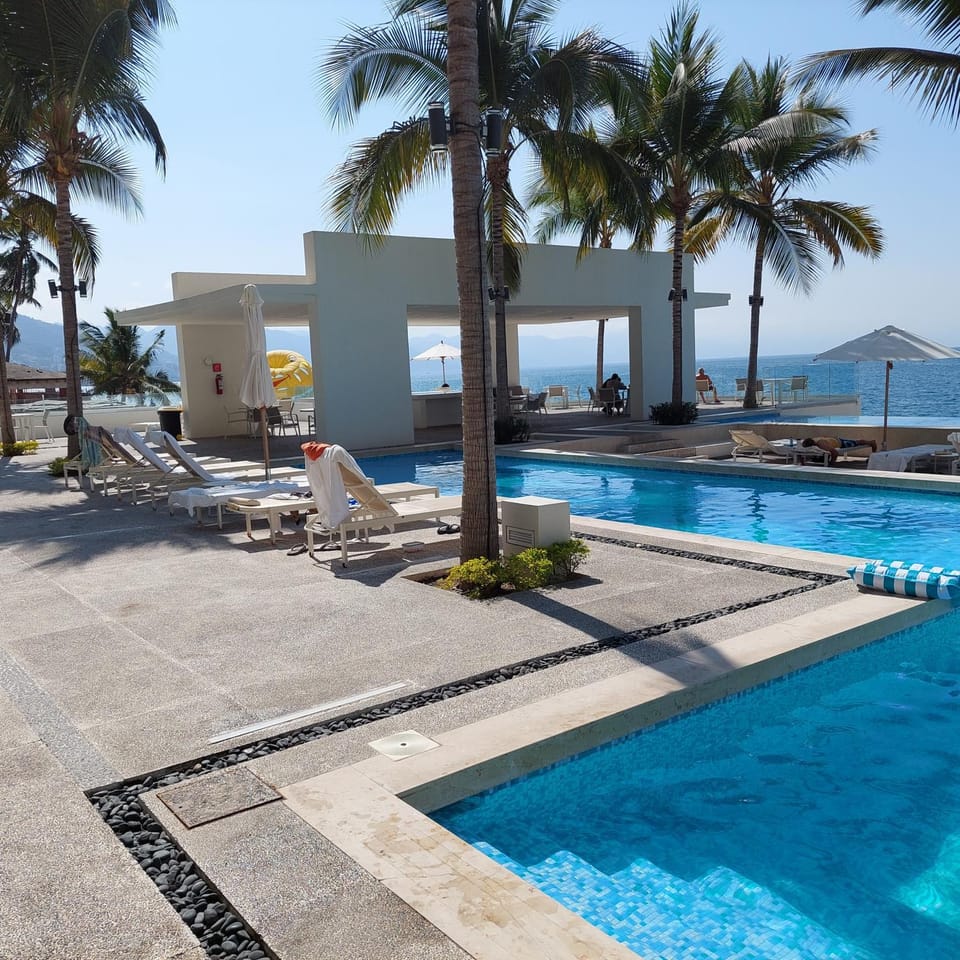 Balcony/Terrace, Pool view