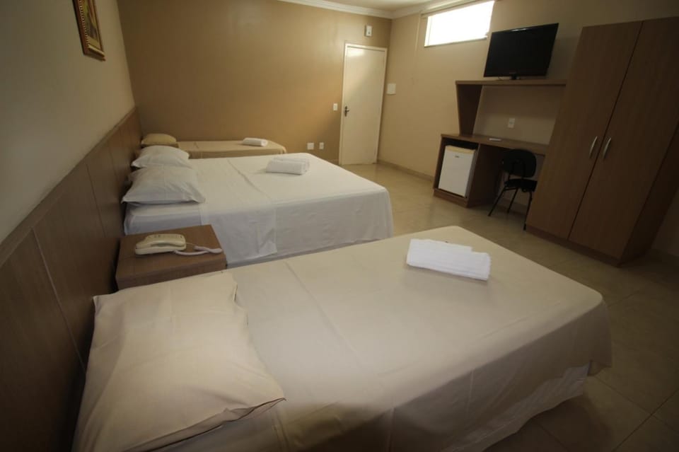 TV and multimedia, Bedroom, towels