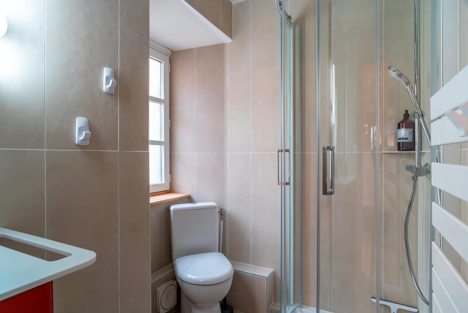 Shower, Toilet, Bathroom