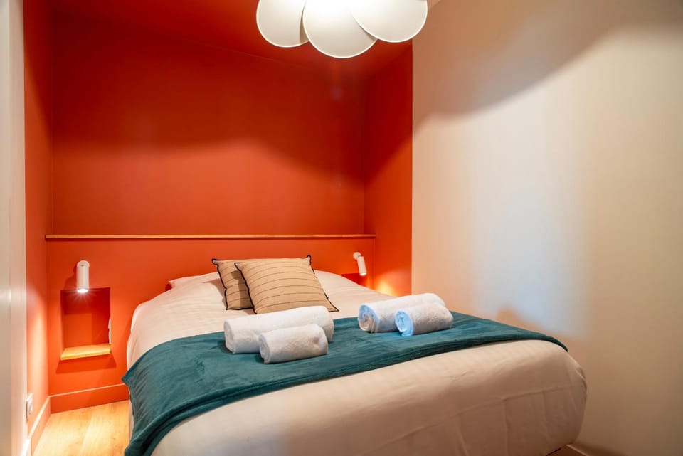 Bed, Photo of the whole room, Bedroom