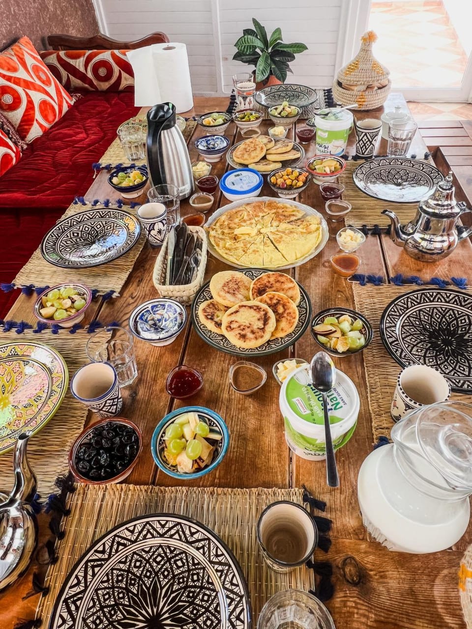 Food and drinks, Dining area, Food, Breakfast, Continental breakfast, Lunch, Dinner, Drinks
