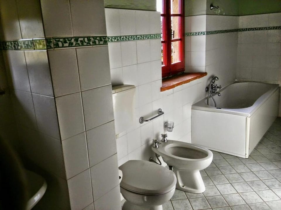 Bathroom, bidet