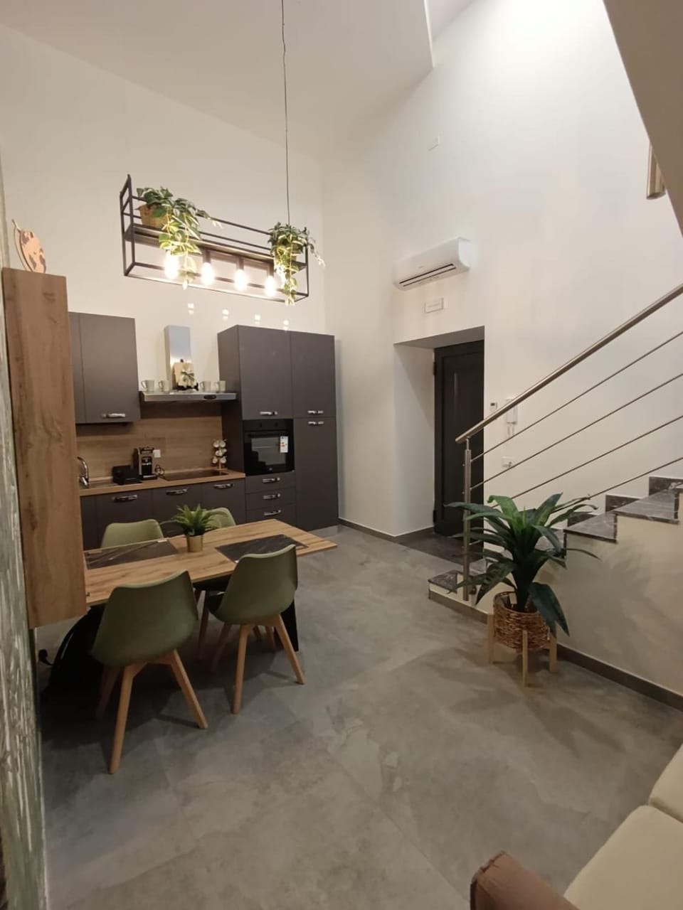 Kitchen or kitchenette, Living room, Seating area, Dining area, oven, stove
