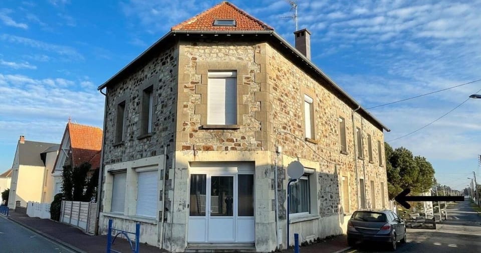 Property building, Street view, Parking